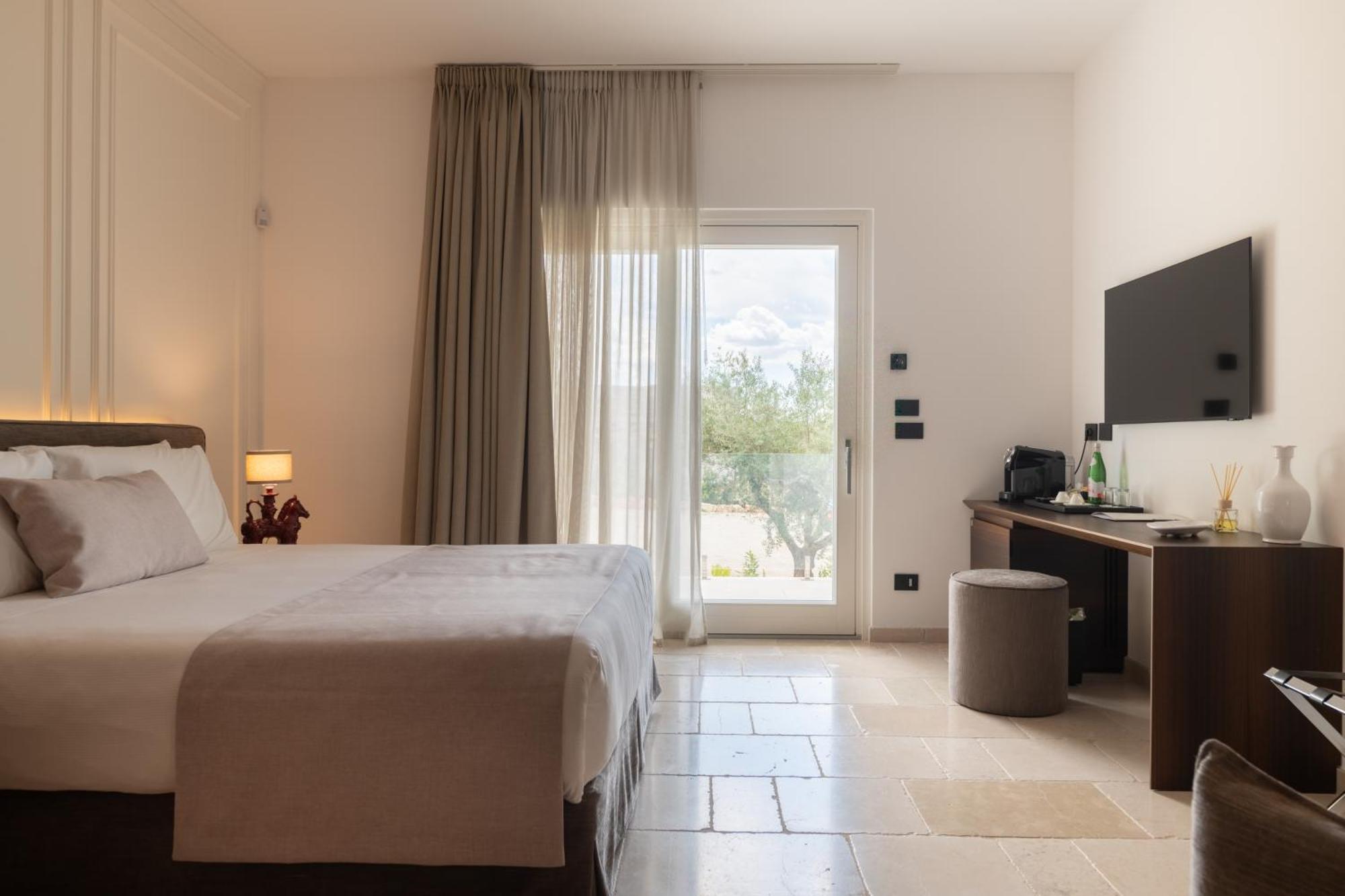 Bed and Breakfast Essenza Relais Contemporaneo Cisternino Zewnętrze zdjęcie
