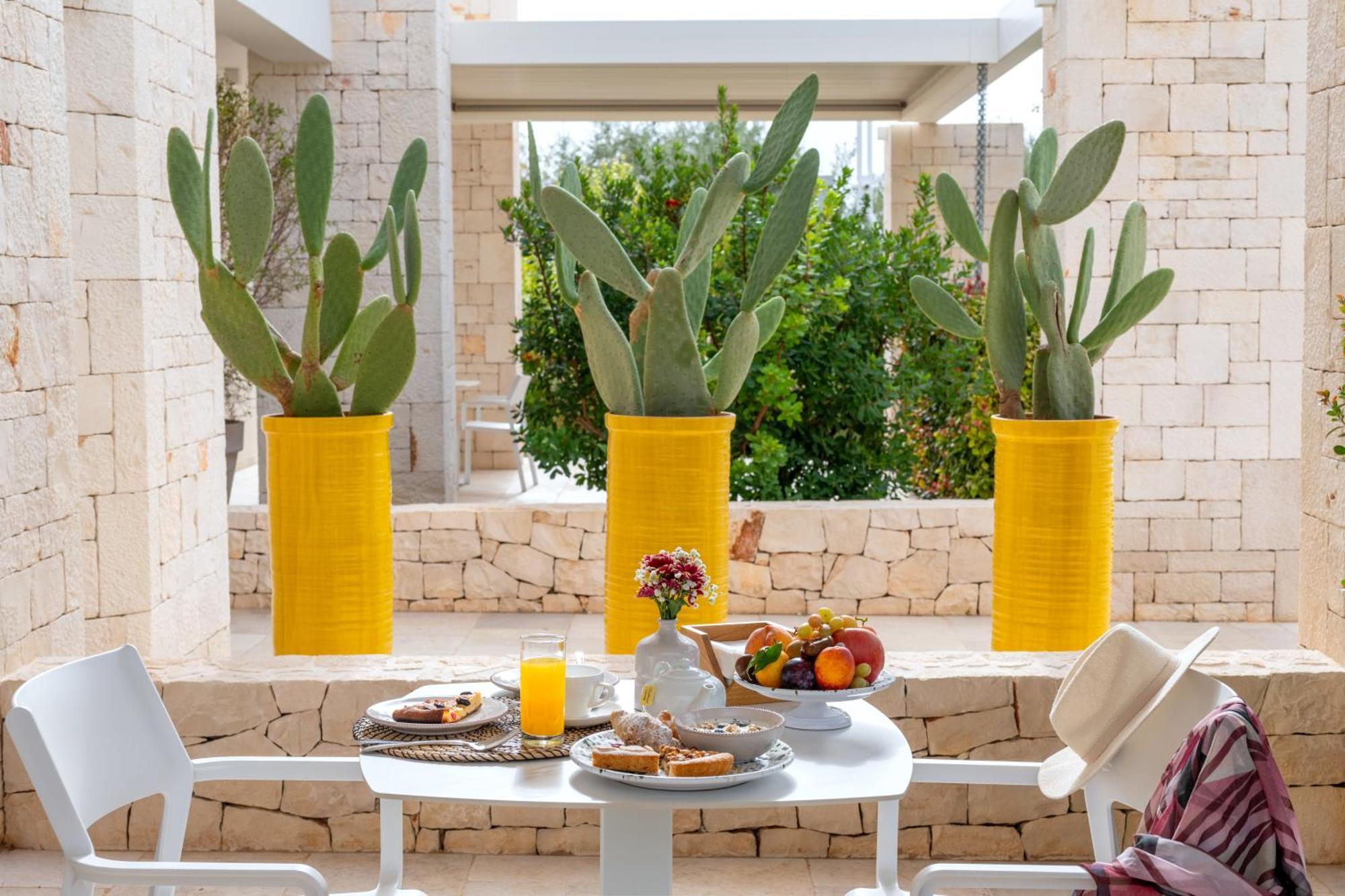 Bed and Breakfast Essenza Relais Contemporaneo Cisternino Zewnętrze zdjęcie
