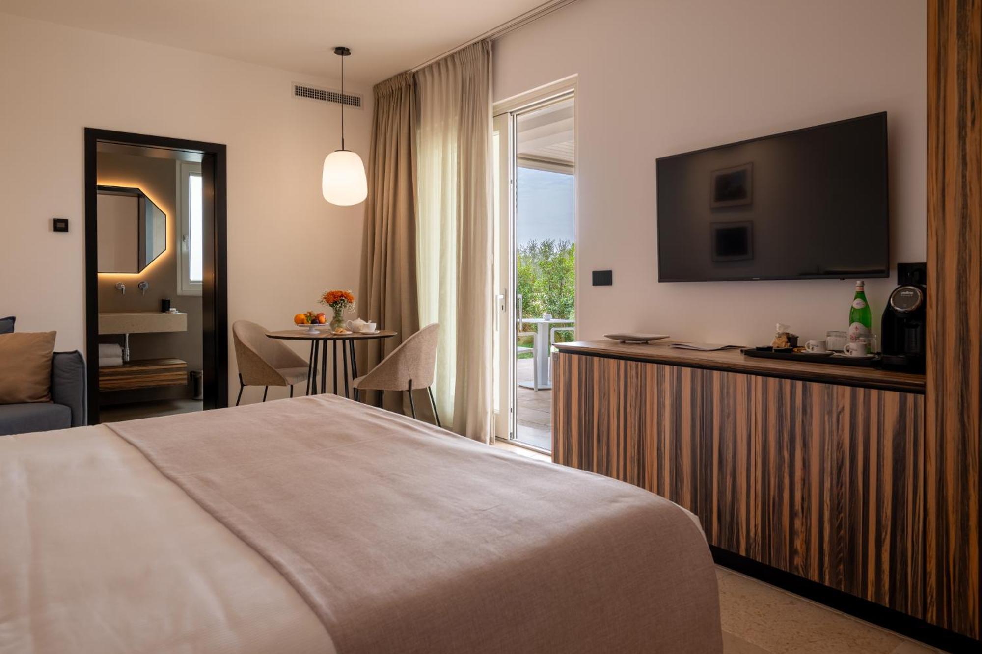 Bed and Breakfast Essenza Relais Contemporaneo Cisternino Zewnętrze zdjęcie